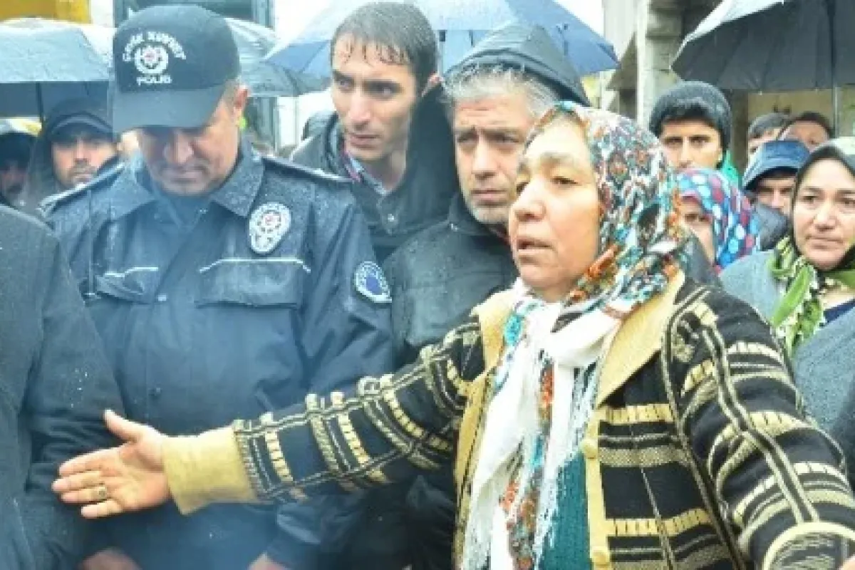 Yıkım kararı mahalleliyi sokağa döktü