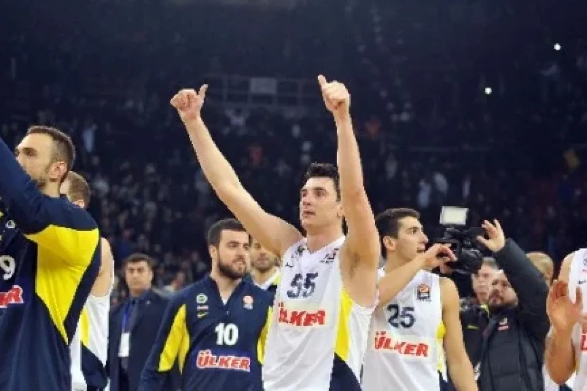 Fenerbahçe Anadolu Efes’i mağlup etti