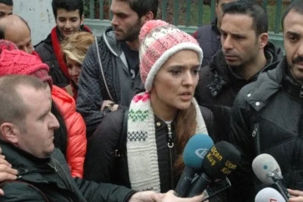Ünlüler Özgecan için bir araya geldi