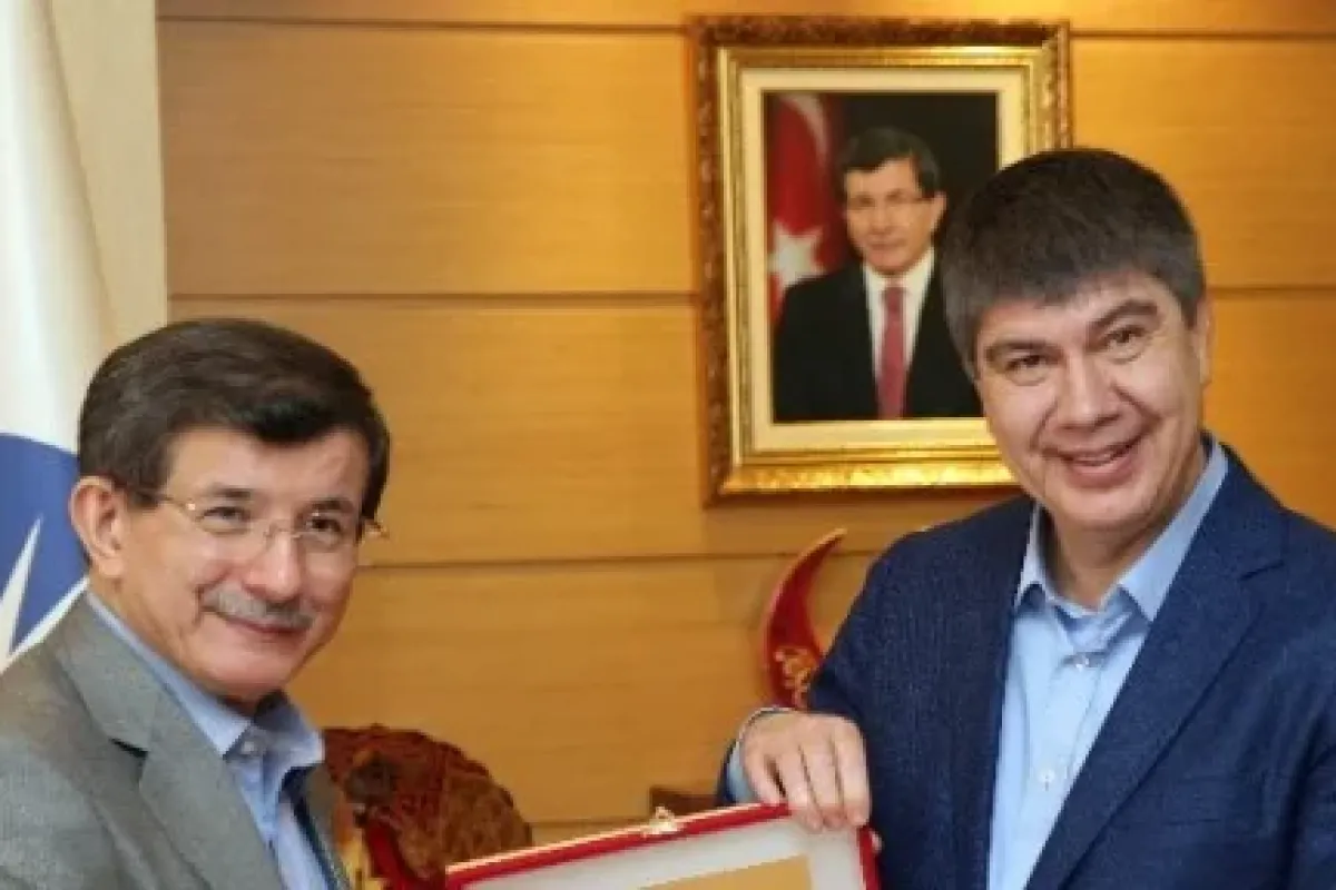 Davutoğlu’na şehrin anahtarı verildi