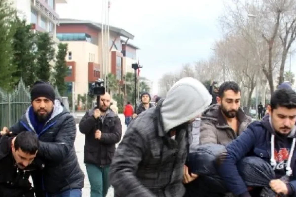 Emniyet önündeki eyleme polis müdahalesi