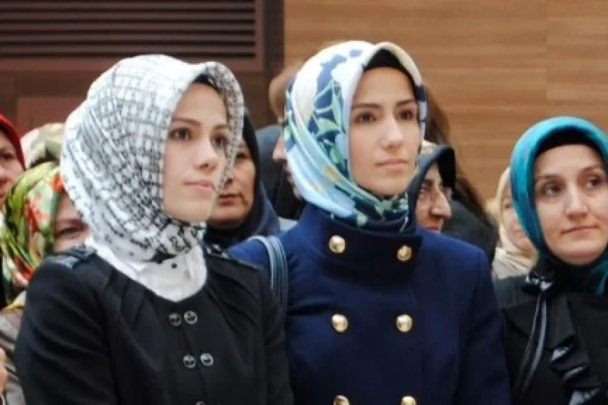 Erdoğan’ın kızları Özgecan’ın evinde