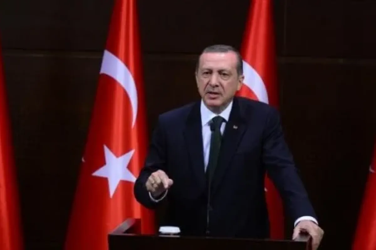 Bu kez Twitter’dan lanetledi
