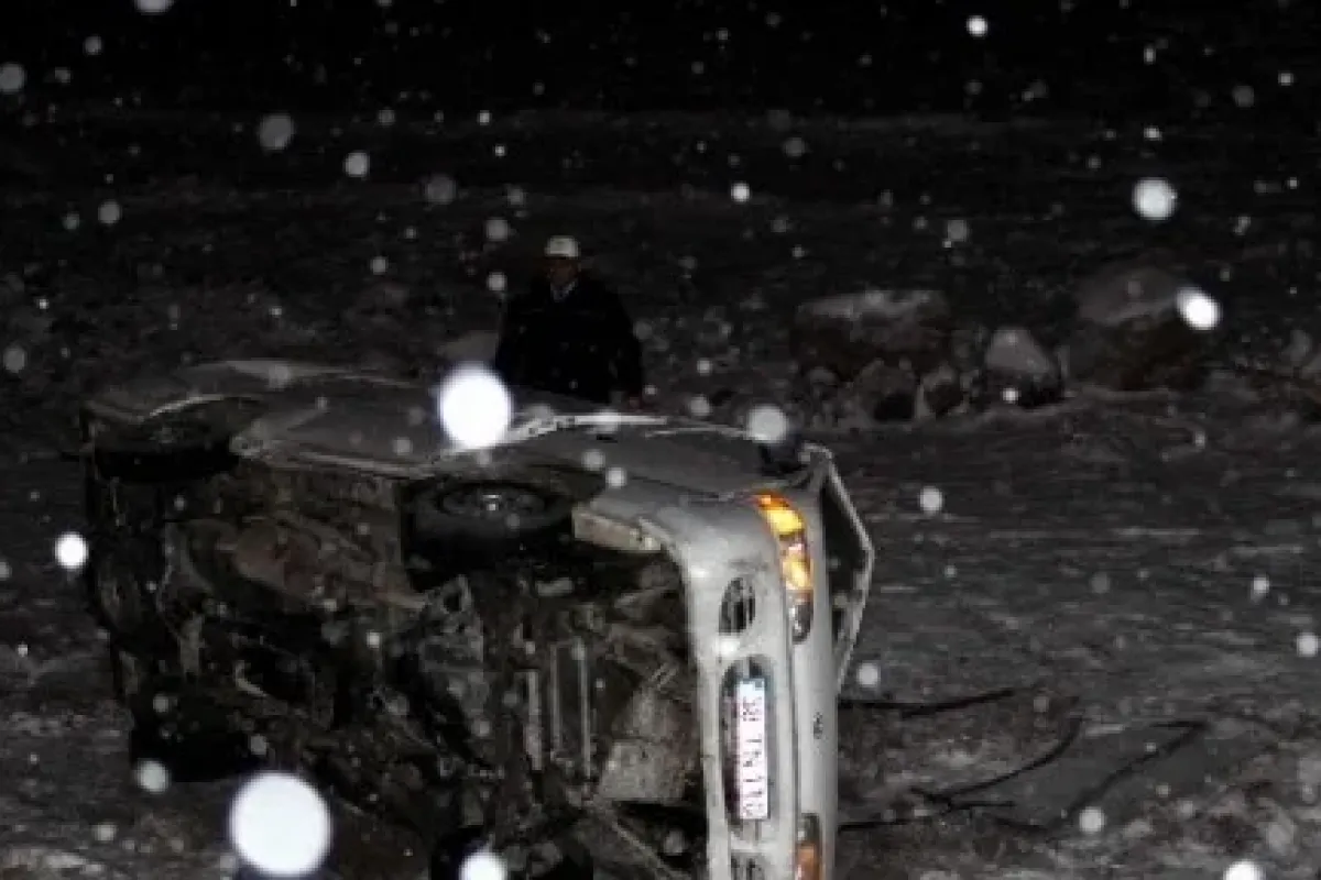 Minübüs şarampole devrildi: 8 yaralı