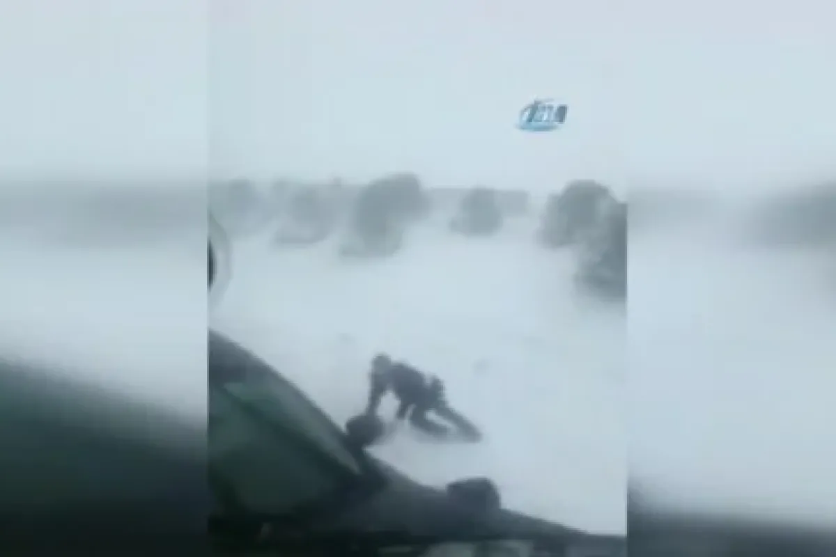Aracın altında kalmaktan kılpayı kurtuldu
