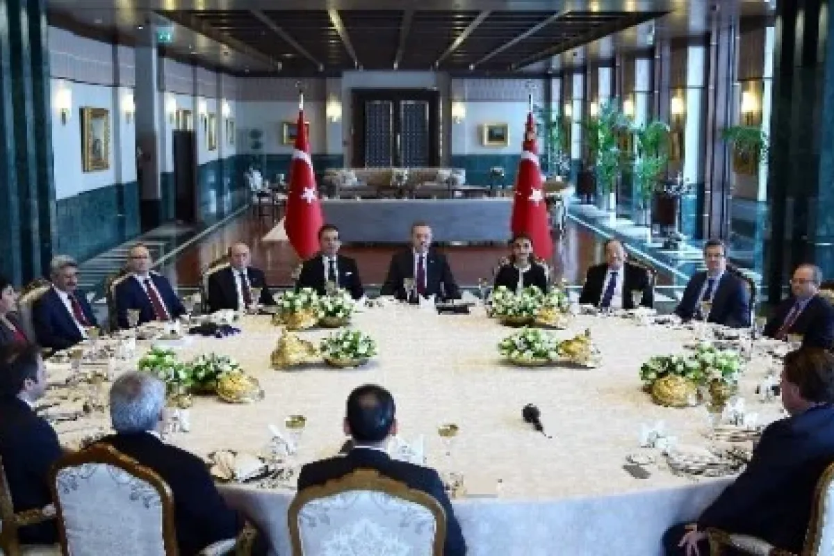Cumhurbaşkanlığı Sofrası’nda gündem "Başkanlık sistemi"