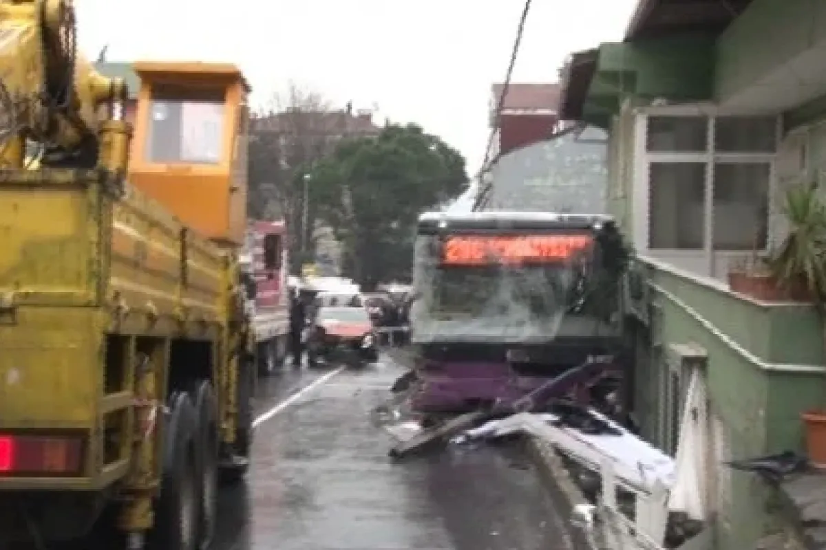 İstanbul’da belediye otobüsü dehşeti: 2 ölü