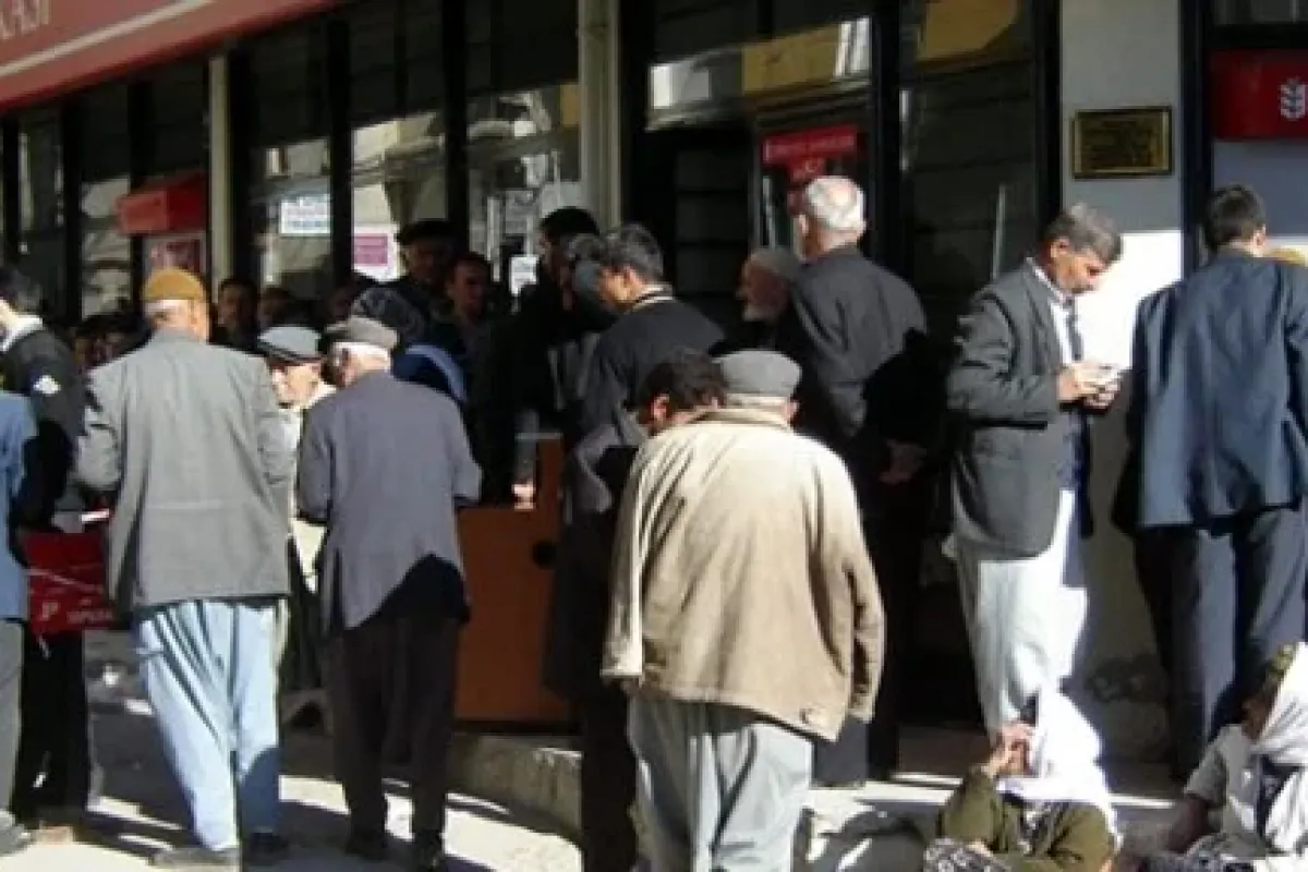 Emekliler kira öder gibi ev sahibi olacak