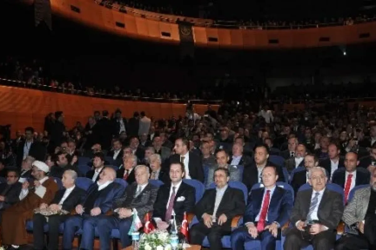 Ahmedinejad, Erbakan’ı anma programında