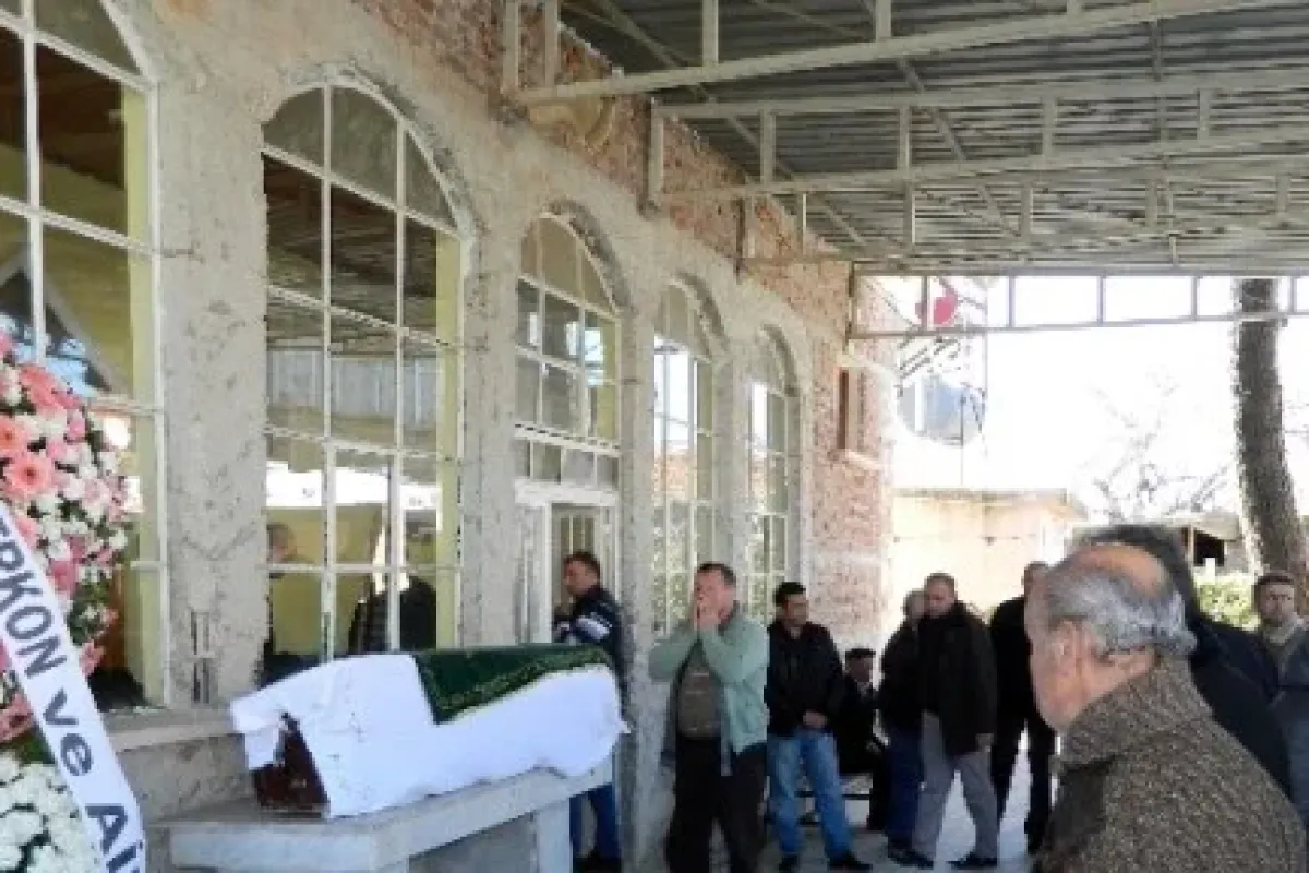 Cesedi yakılan genç kız toprağa verildi