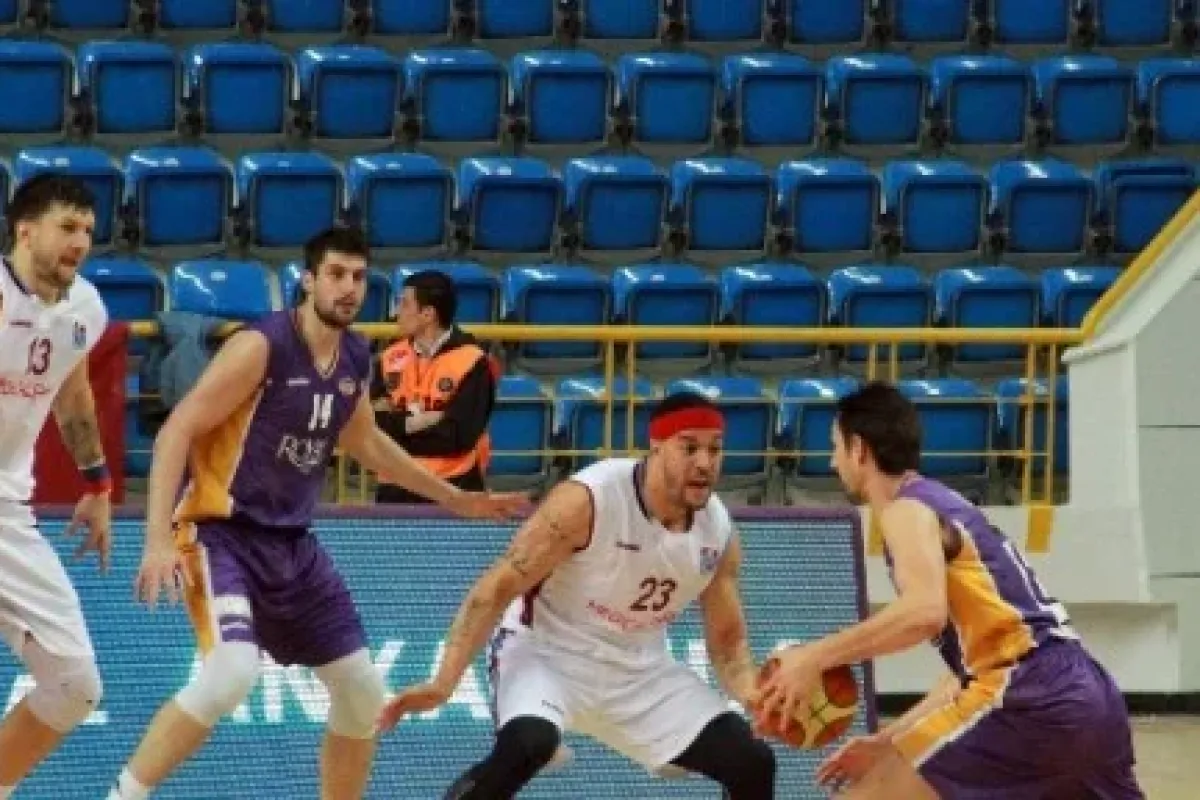 Fırtına’ya evinde şok