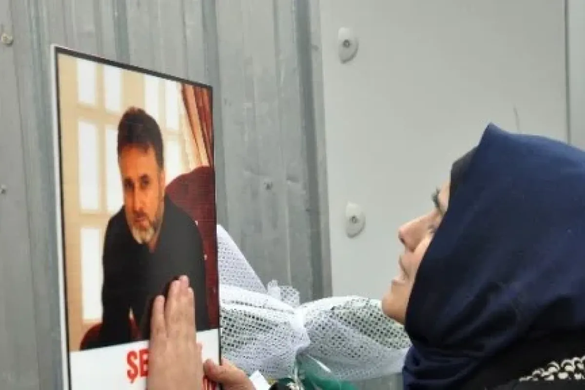Tacik muhalif lider son yolculuğuna uğurlandı