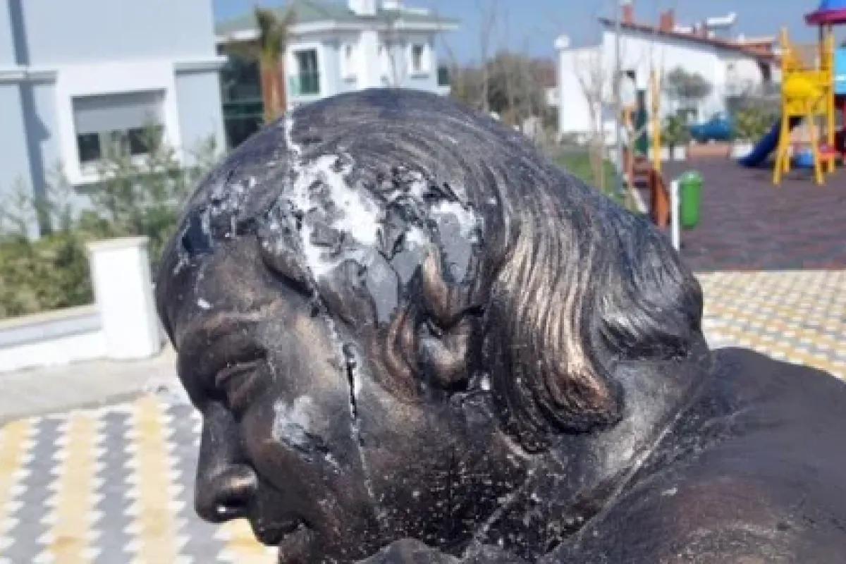 Berkin Elvan’ın heykeli parçalandı