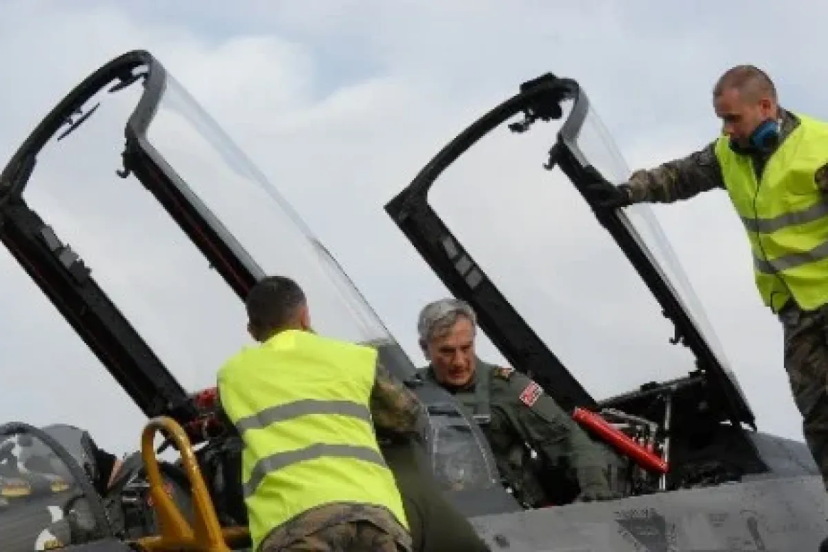 F-4E ile denetim yaptı