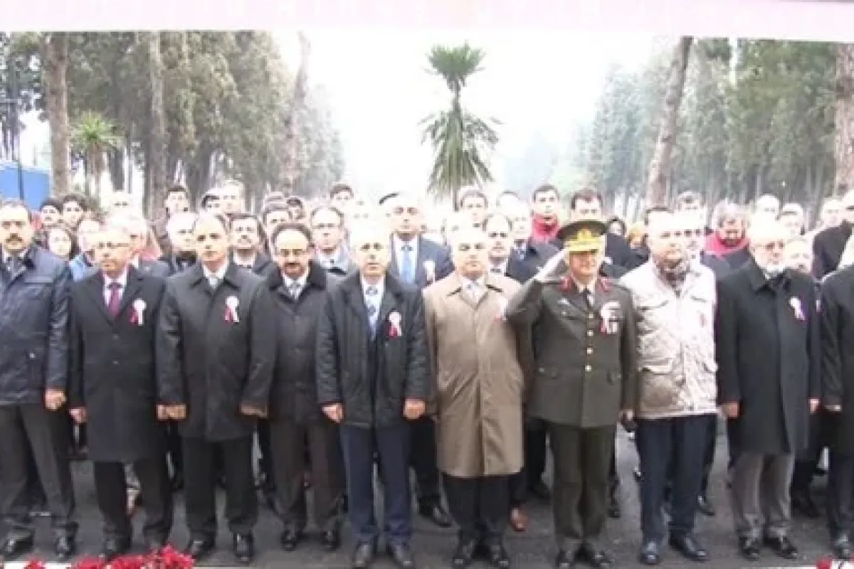 Mehmet Akif kabri başında anıldı
