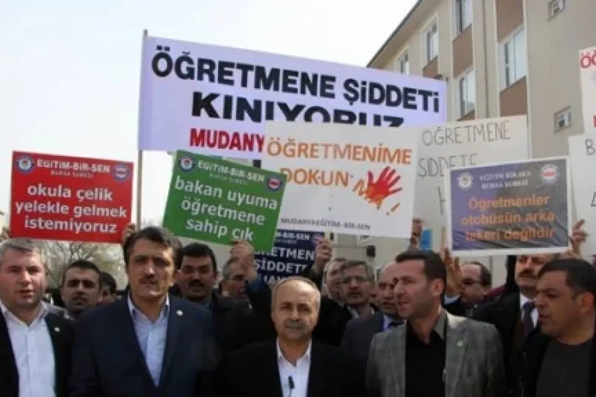 Öğretmenler dayağa öfkeli