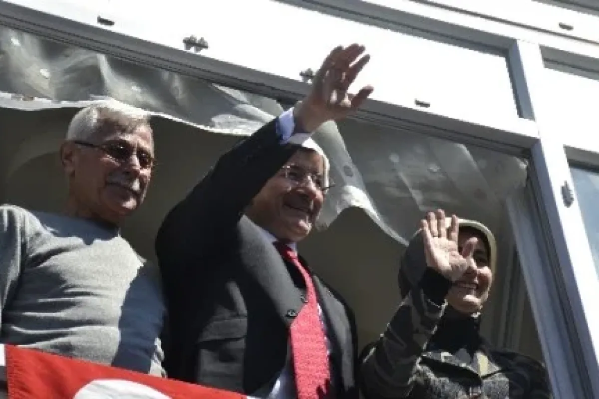 Başbakan Davutoğlu’na sevgi seli