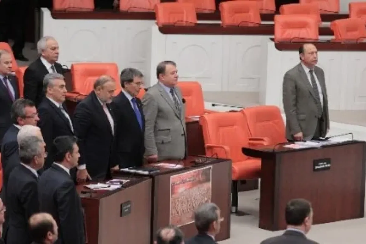 Meclis Genel Kurulu saygı duruşuyla açıldı