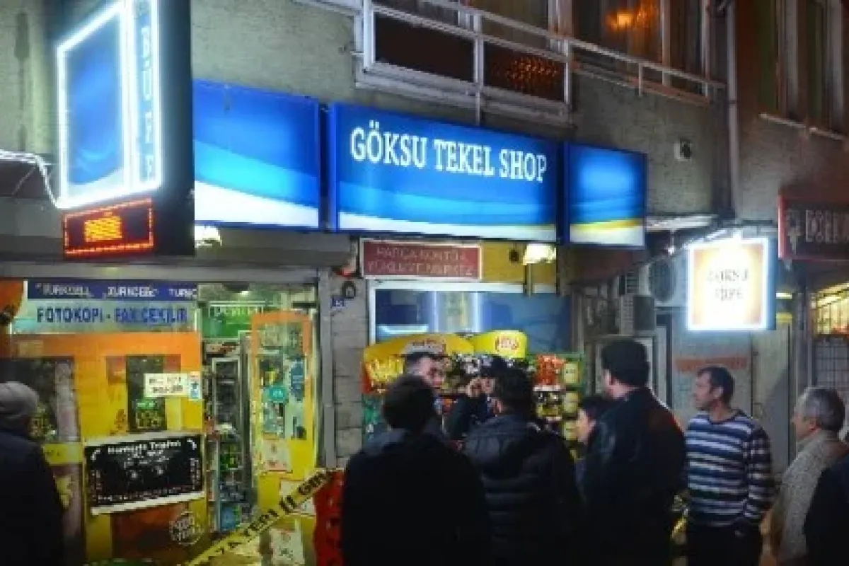 Boğazından bıçaklanarak öldürüldü