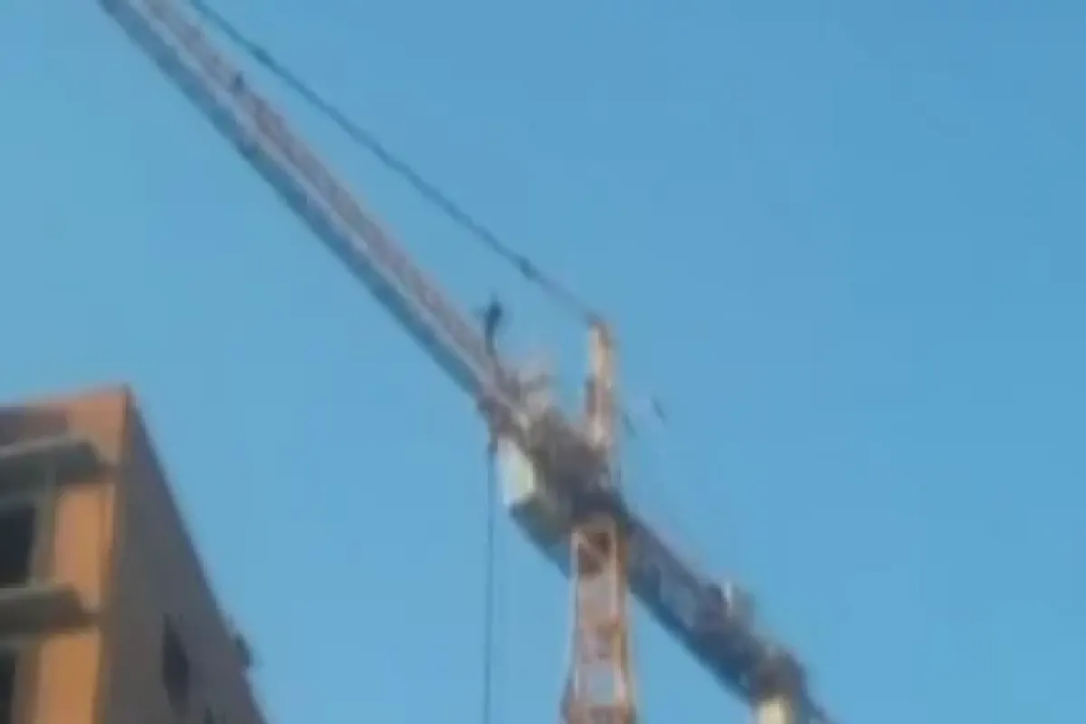 Onlarca metre yüksekten ölüme düştü