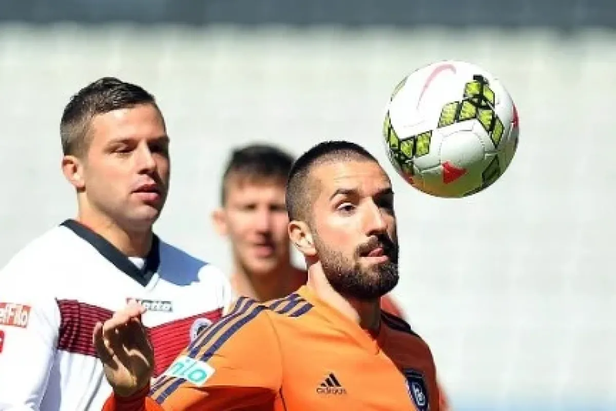 Başakşehir’den Gençler’e ders
