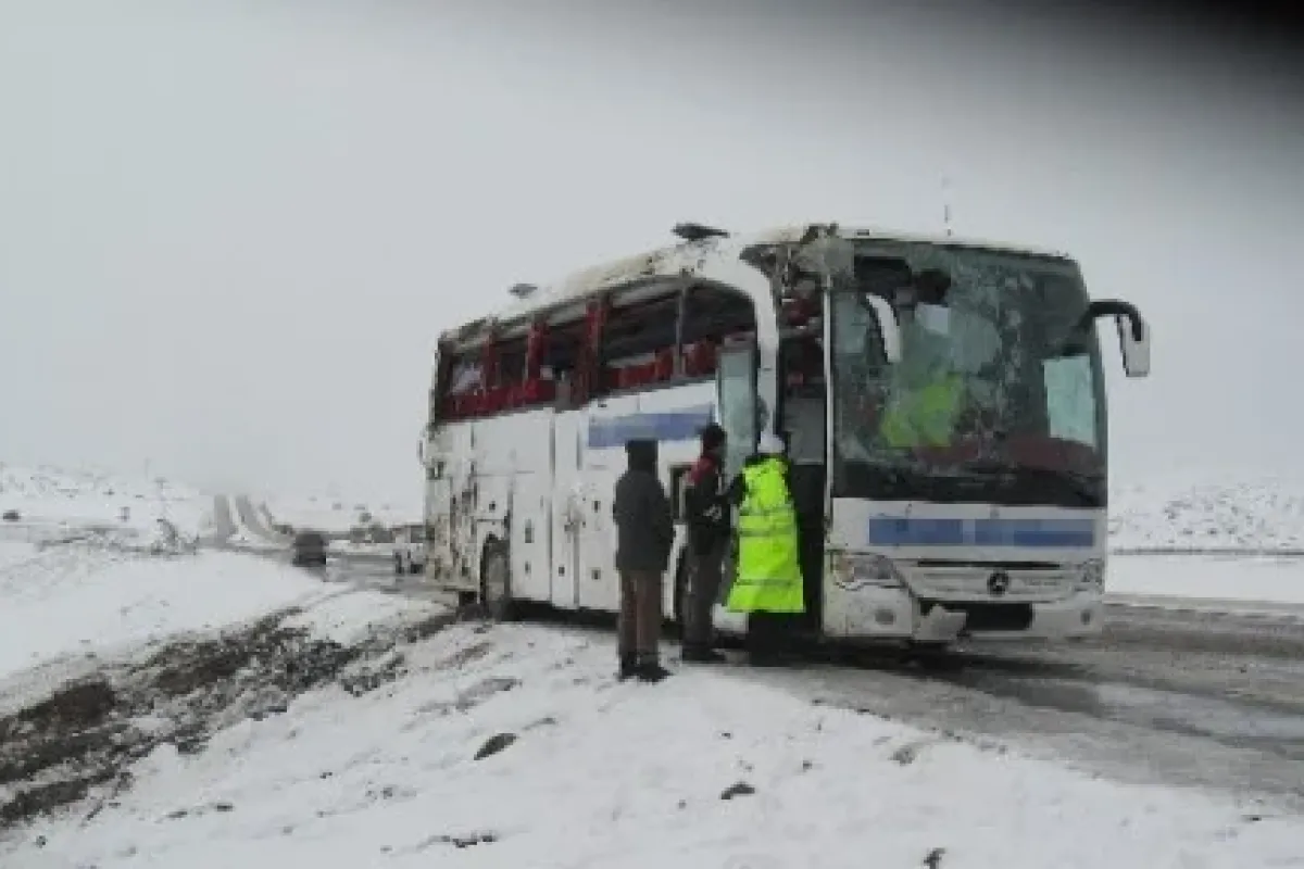 Kayseri’de otonüs devrildi: 1 ölü, 18 yaralı