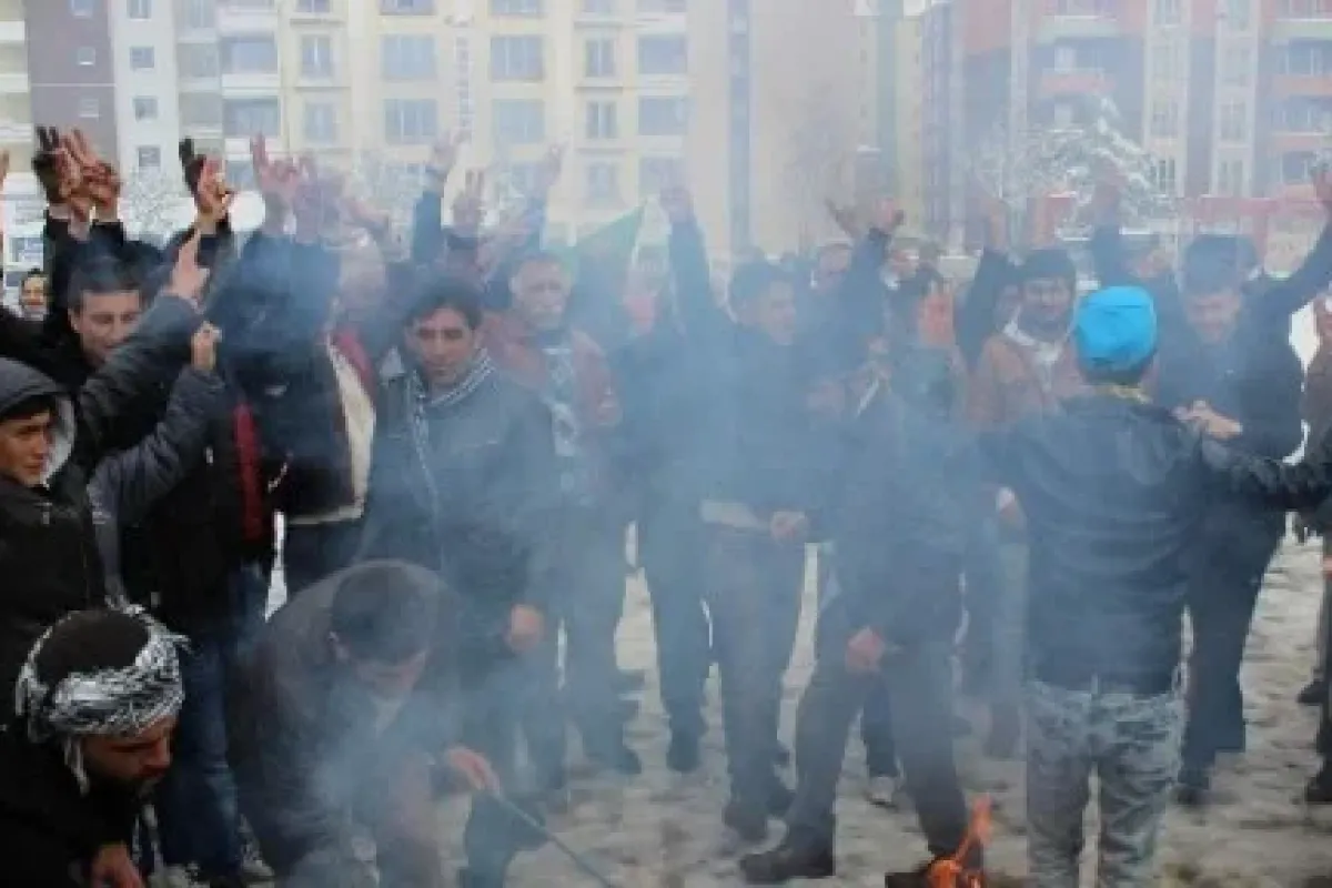 Nevruz ateşinde yanıyordu