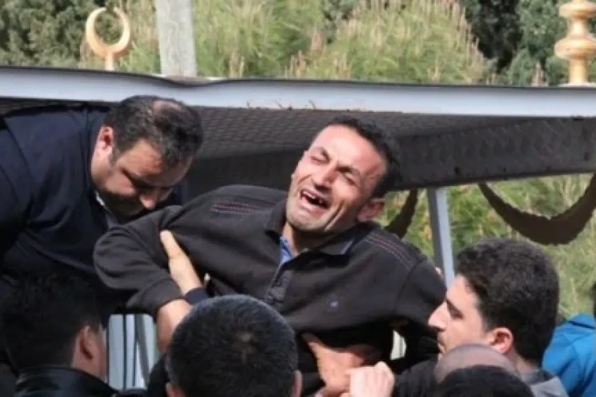 Annelerinin öldürdüğü 2 çocuk toprağa verildi
