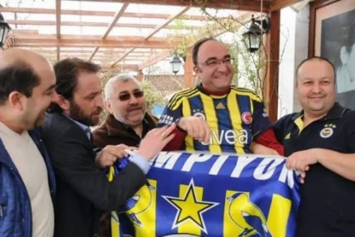 İddiayı kaybedince F.Bahçe forması giydi