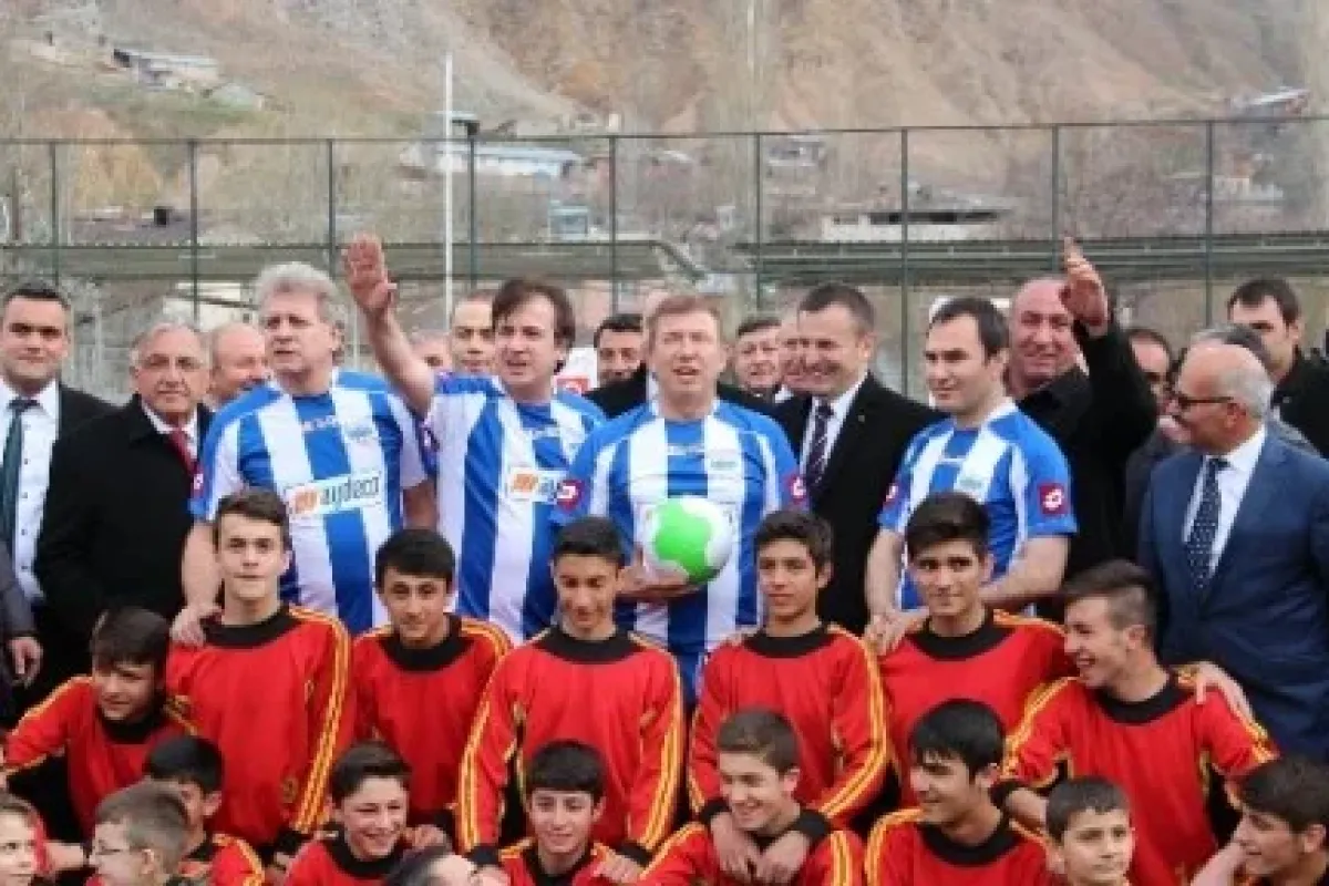 Eski Milli futbolcular coşturdu