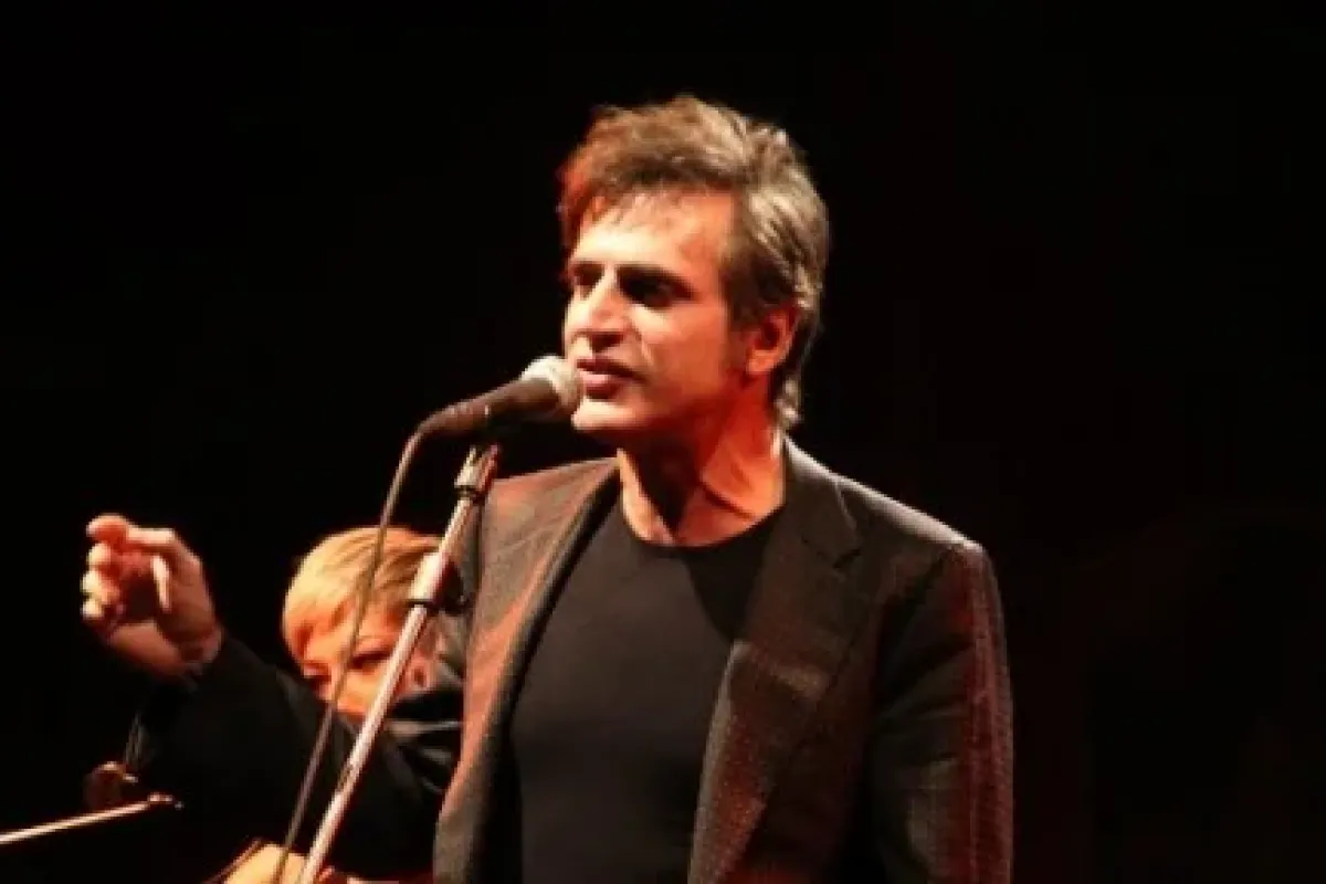Teoman’dan akustik gece
