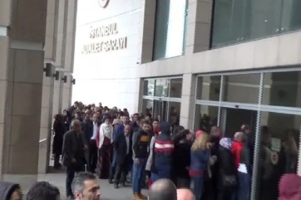 İstanbul Adliyesi’nde arama kuyruğu