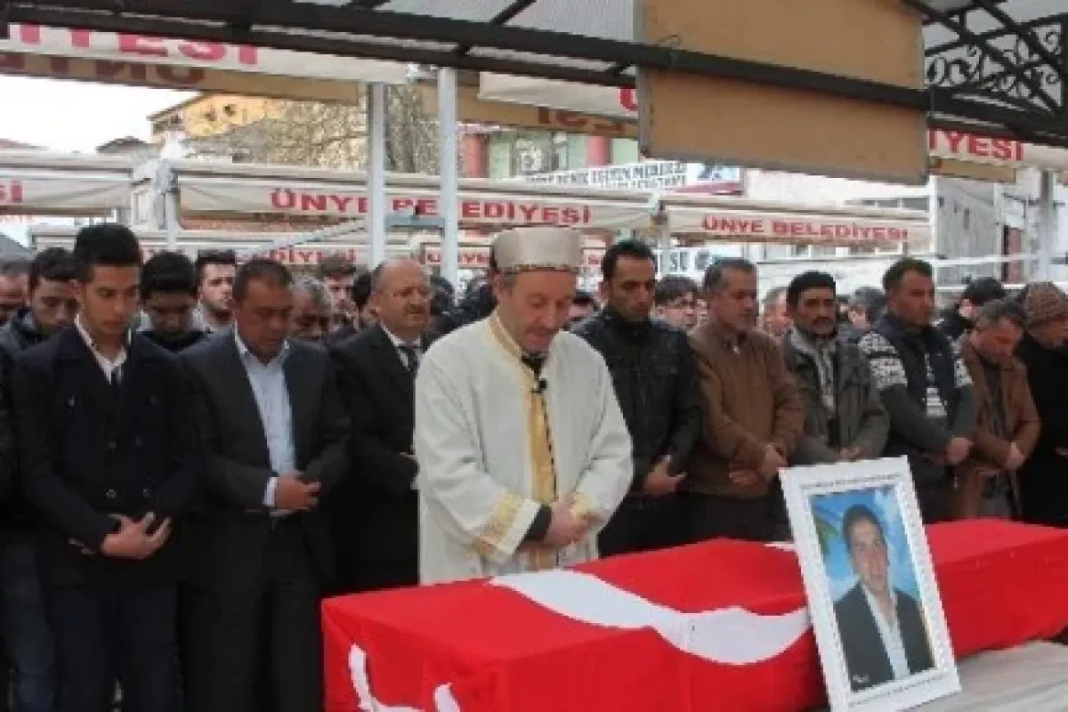 Cezayir’de ölen Türk işçi son yolculuğuna uğurlandı