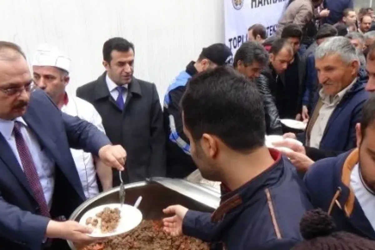 Hakkari’de polisten halka ikram