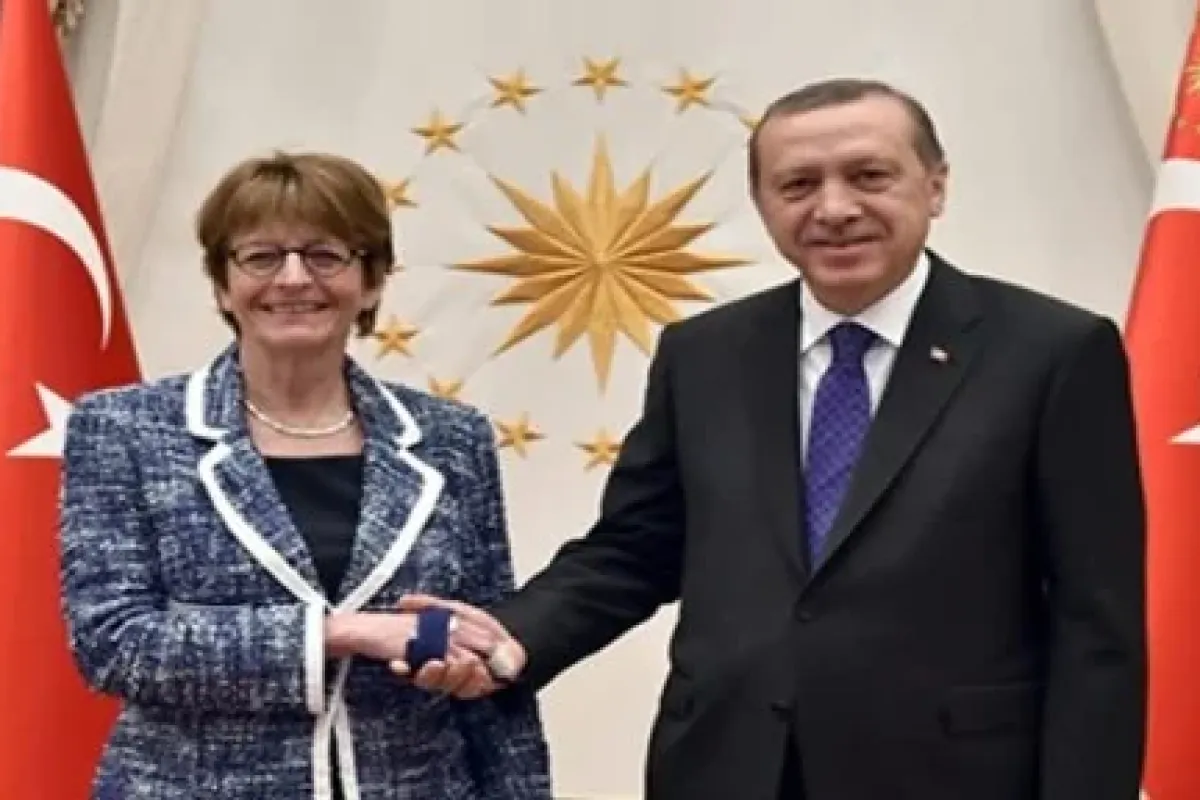 Anne Brasseur’ü kabul etti