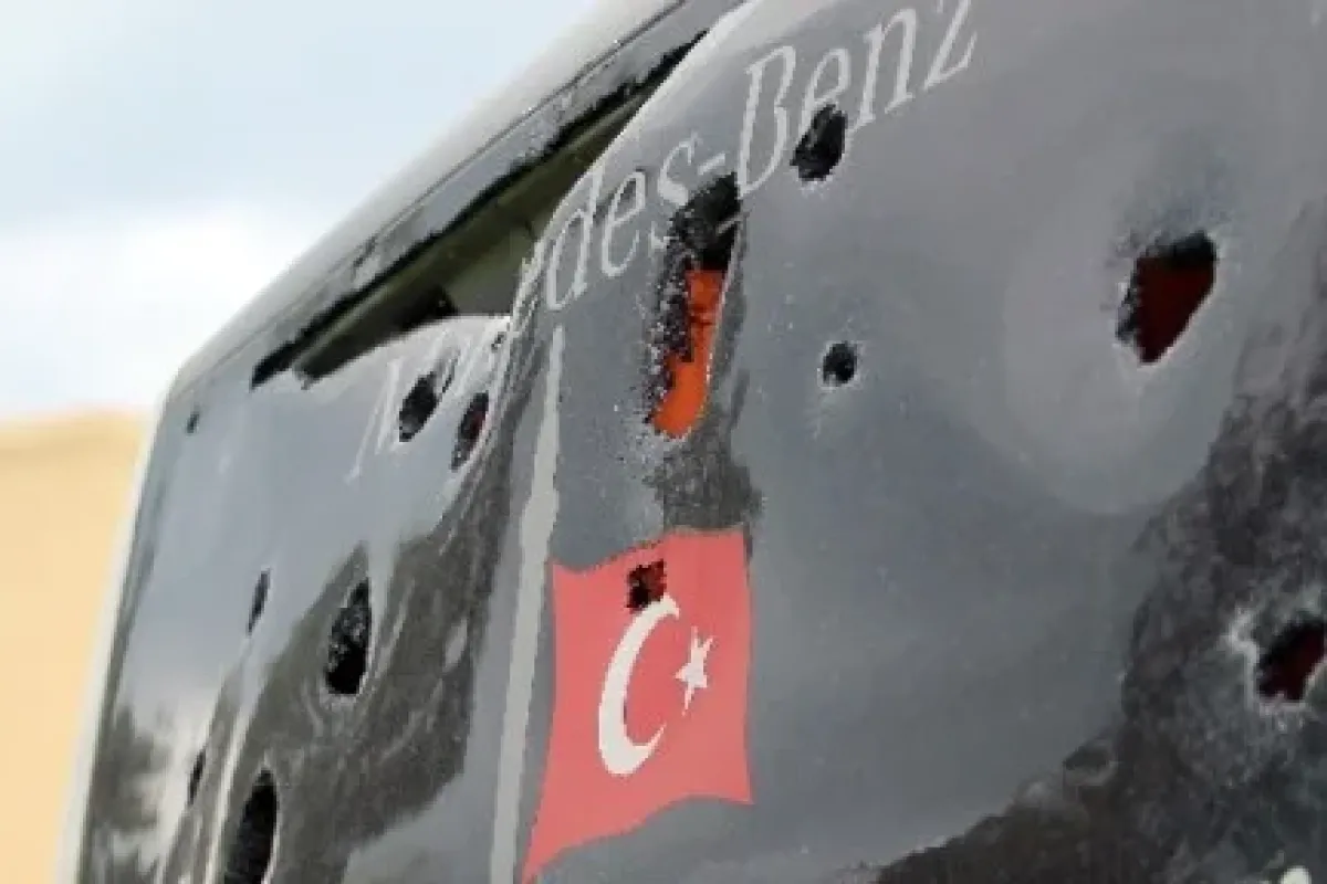 Bu kez Beşiktaş otobüsüne saldırı