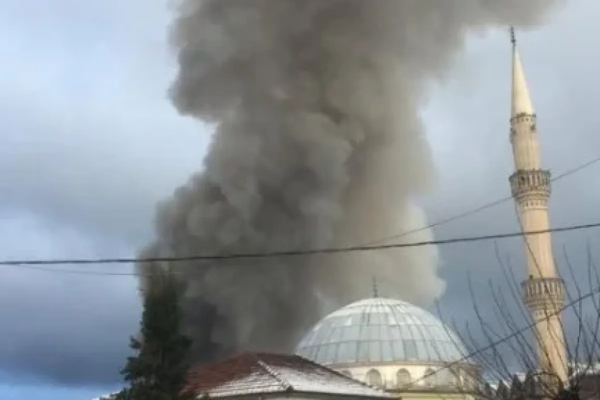 Yangın ilaç makineleriyle söndürüldü