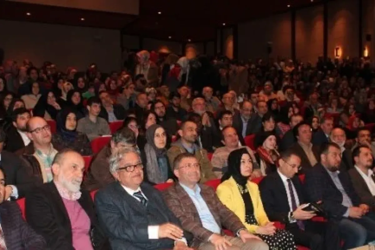 Şiir festivalinde muhteşem kapanış... Salona sığmadılar