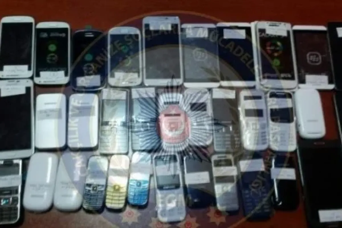 Polisten eş zamanlı "kaçak telefon" operasyonu