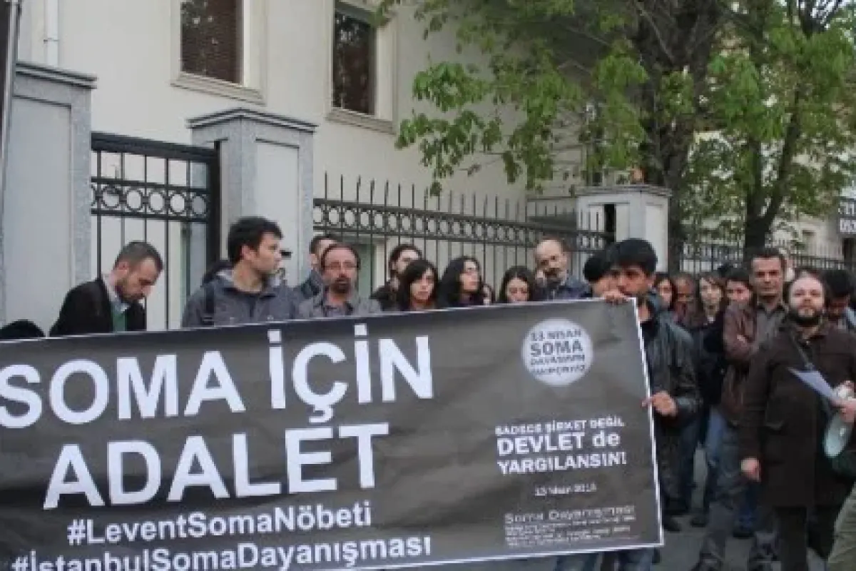 Soma duruşmasının ertelenmesini protesto ettiler