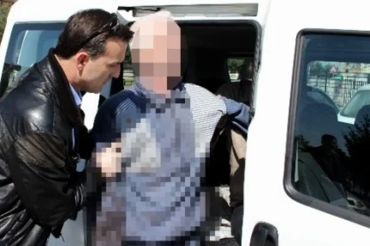 Şizofren koca eşini katletti