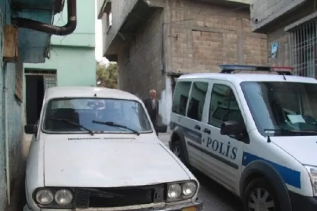 Otomobil hırsızı kamereda