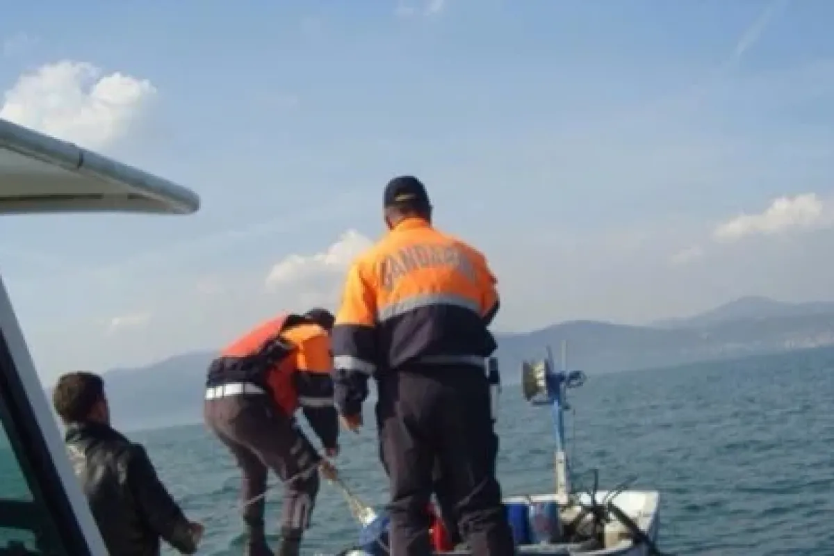 Bursa’da 2 kişi gölde mahsur kaldı