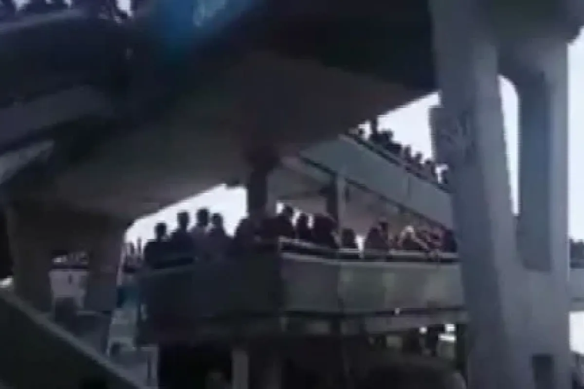 Metrobüste insan seli