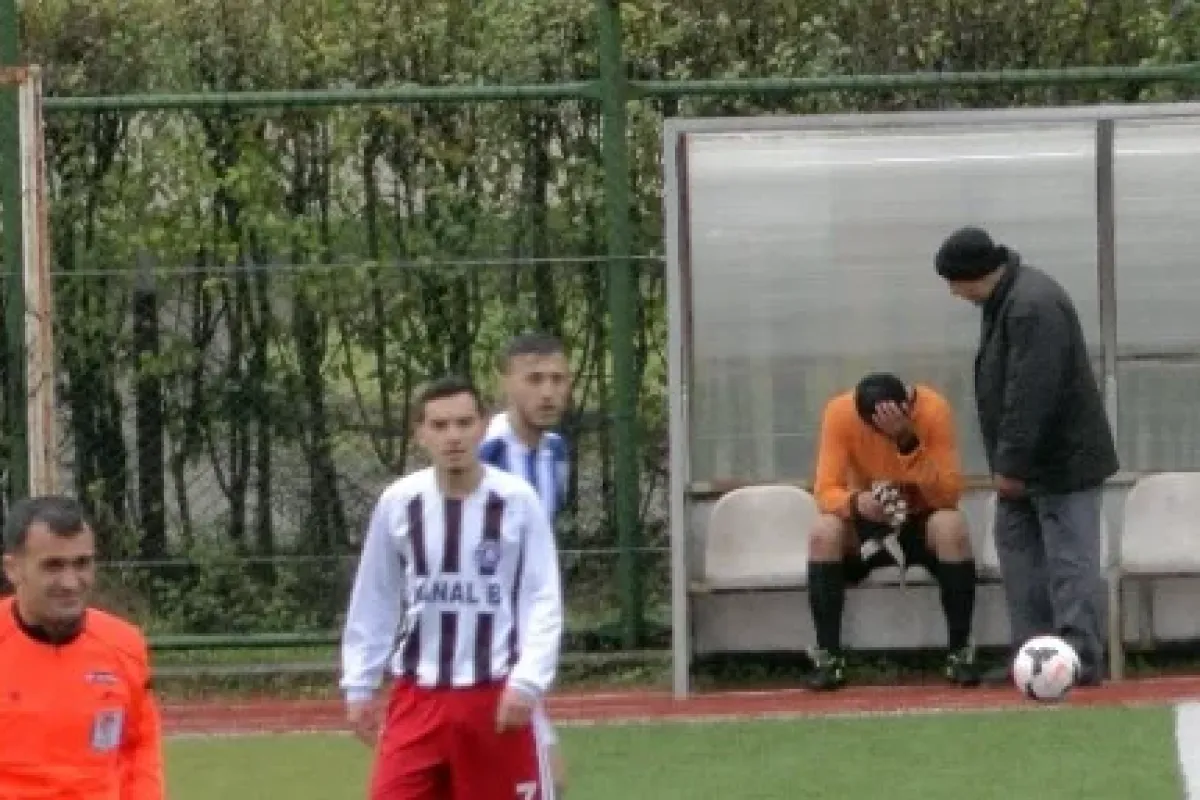 Art arda goller yiyen kaleci oyundan çıkmak istedi