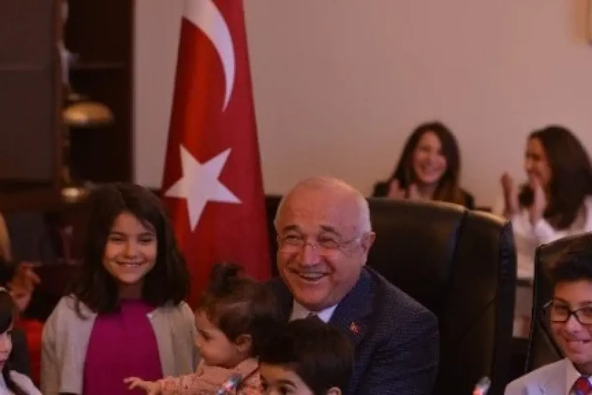 "Bana siyasi sorular sormayın"