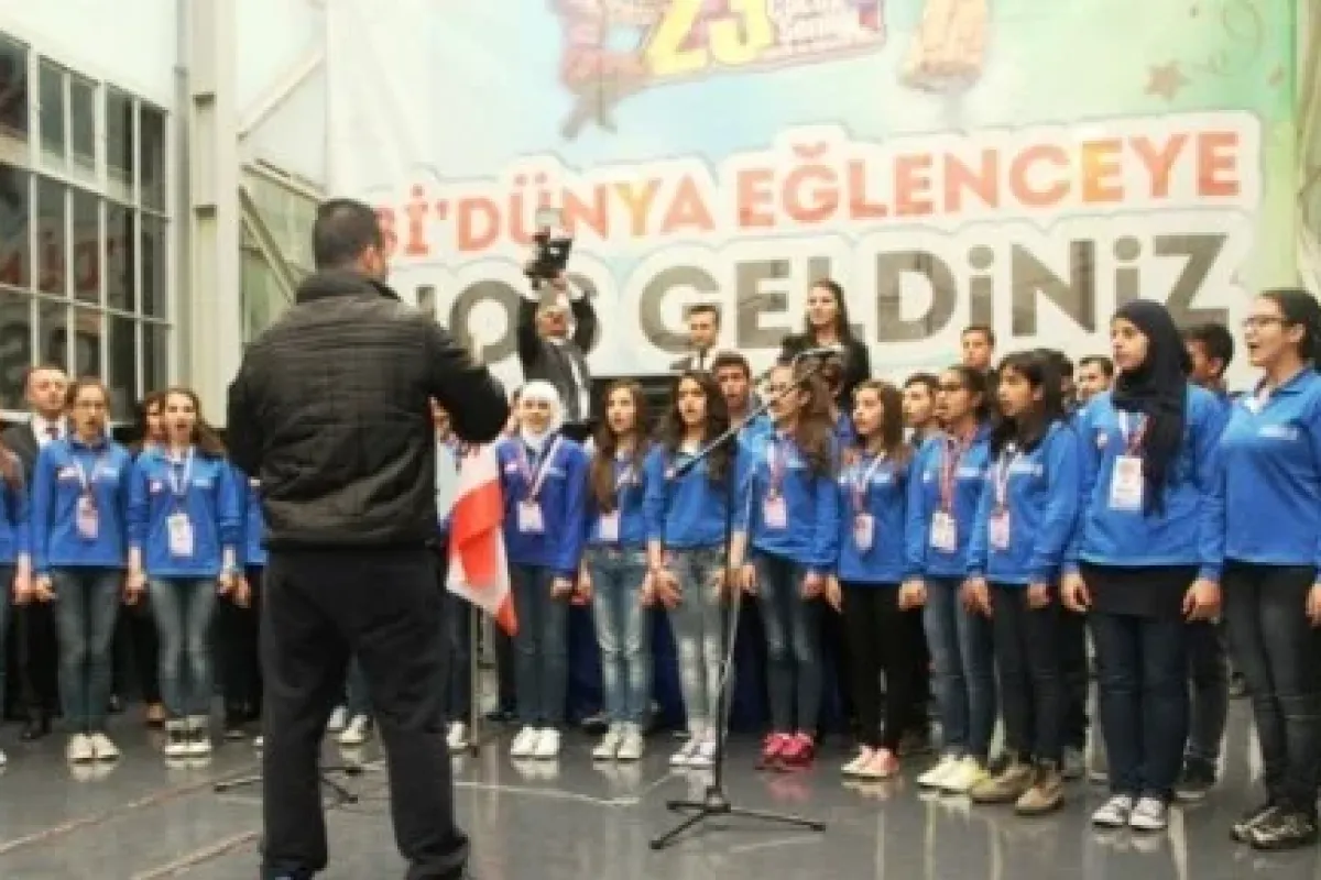 Lübnanlı öğrencilerin İstiklal Marşı duygulandırdı