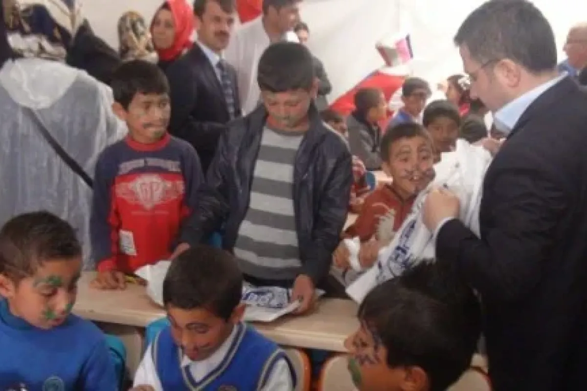 "Onları Mutlu Etmek Çocuk Oyuncağı"
