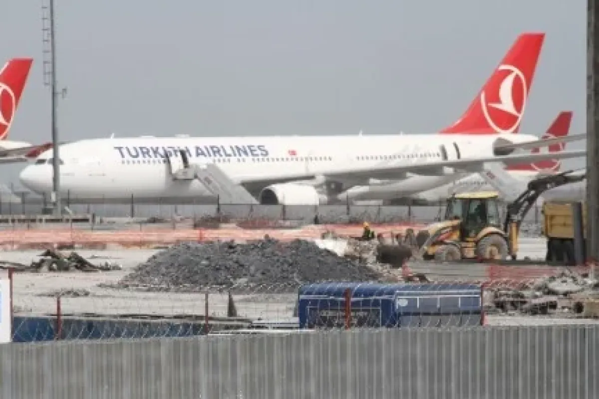 Alev alan uçak sonrası seferler iptal