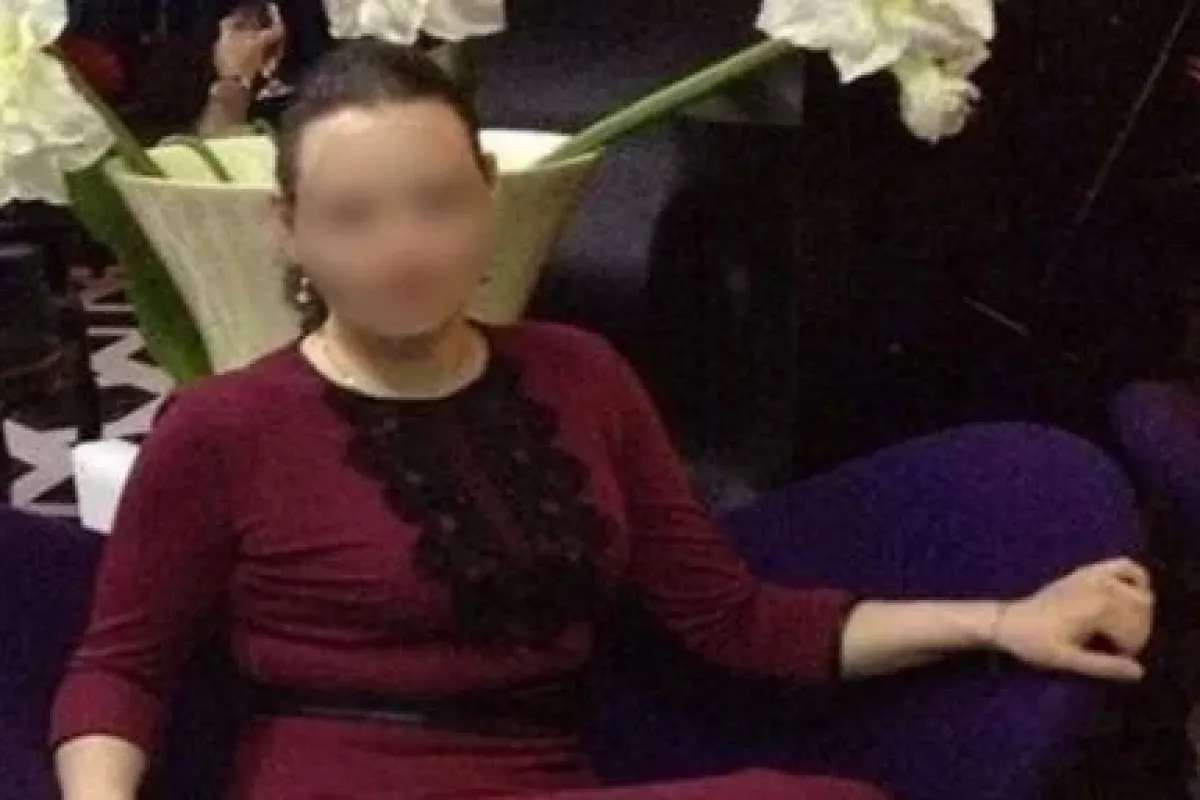 Eşinin yarasına bebek beziyle tampon yapmış